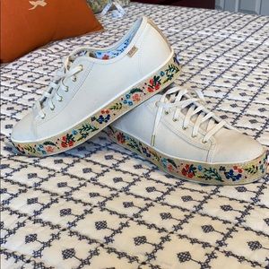 White Canvas lace up shoes